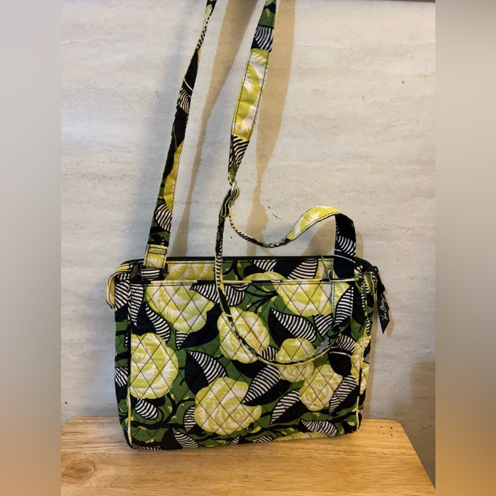 NWT- Vera Bradley Tablet Hipster crossbody bag in the "La Neon Rose" pattern. - Picture 5 of 15